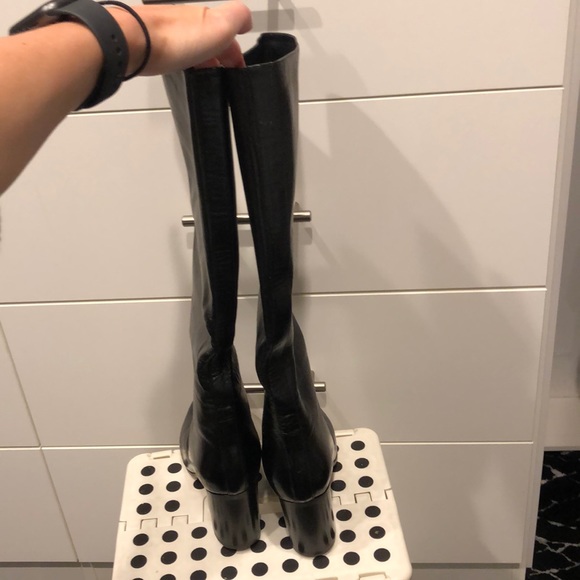 Christian Dior high boot size 7 - Picture 2 of 3